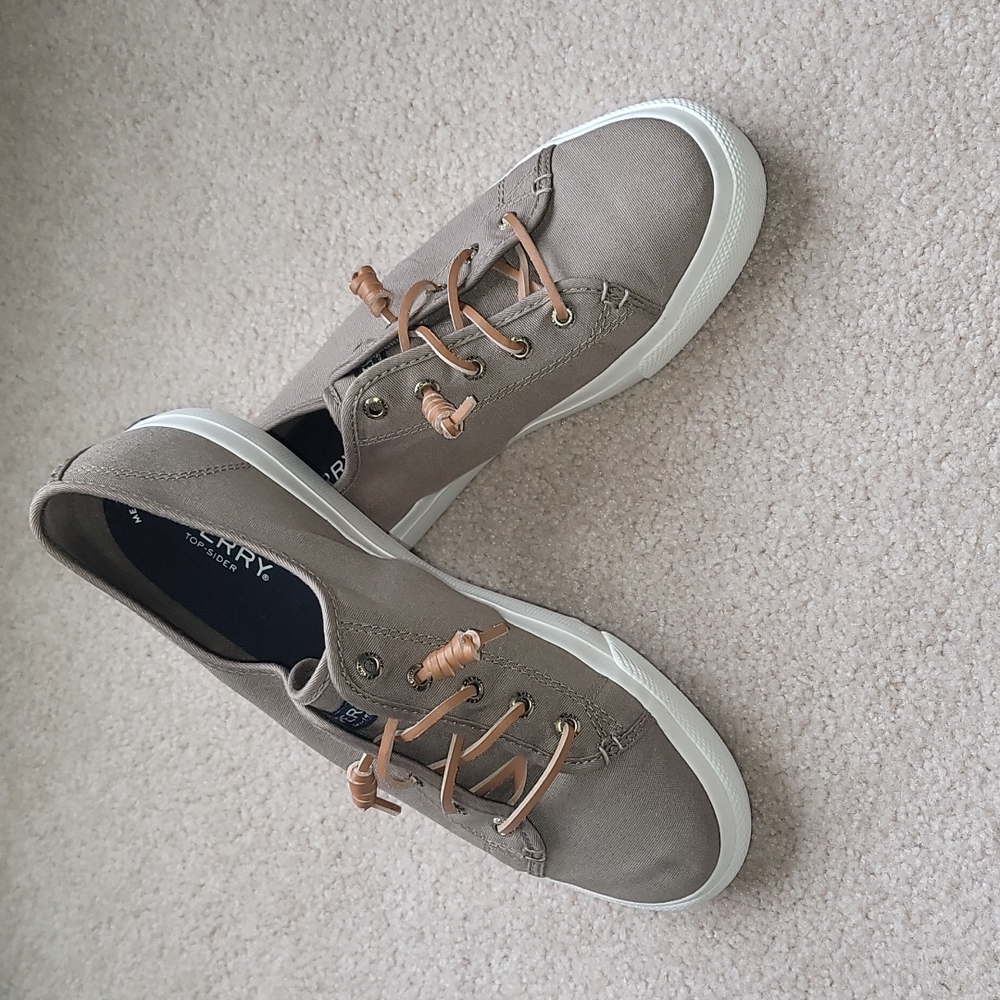 Women's Sperry top-sider memory foam sneakers, size 9